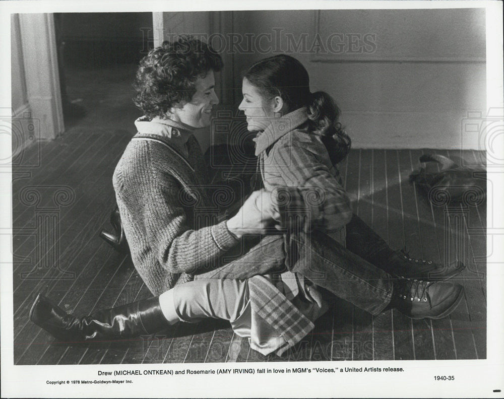 1976 Press Photo Michael Ontkean as Drew and Amy Irving as Rosemarie in Voices - Historic Images