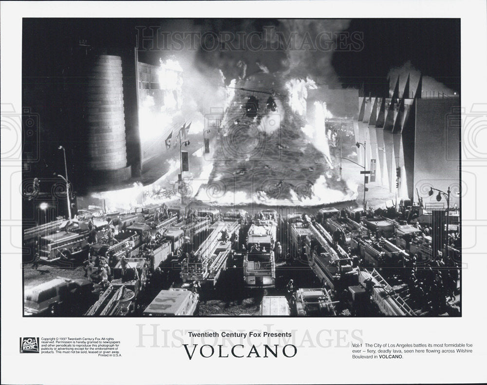 1997 Press Photo Twentieth Century fox Presents the movie Volcano - Historic Images