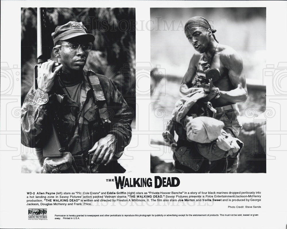 1995 Press Photo Actors Allen Payne And Eddie Griffin In Movie The Walking Dead - Historic Images