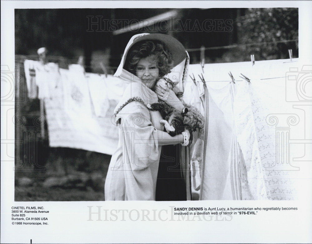 1988 Press Photo Actress Sandy Dennis Appears In Horror Movie 976-EVIL - Historic Images