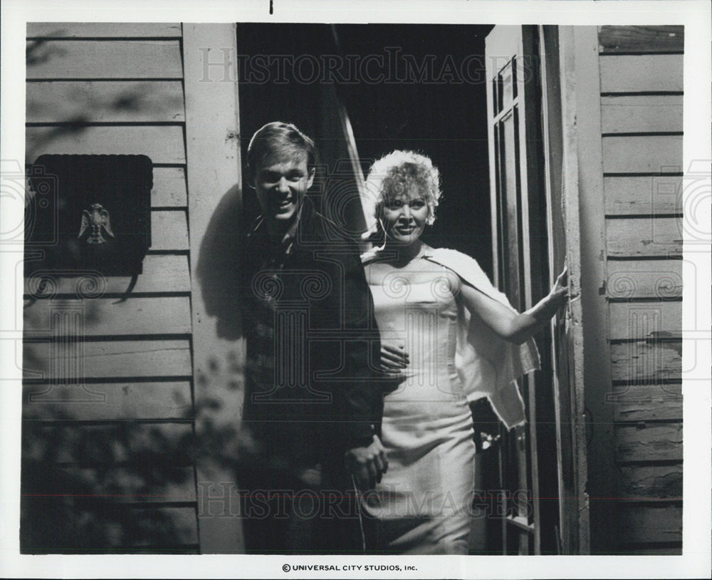 1977 Press Photo Actors Richard Thomas And Susan Tyrrell Universal Movie 9/30/55 - Historic Images