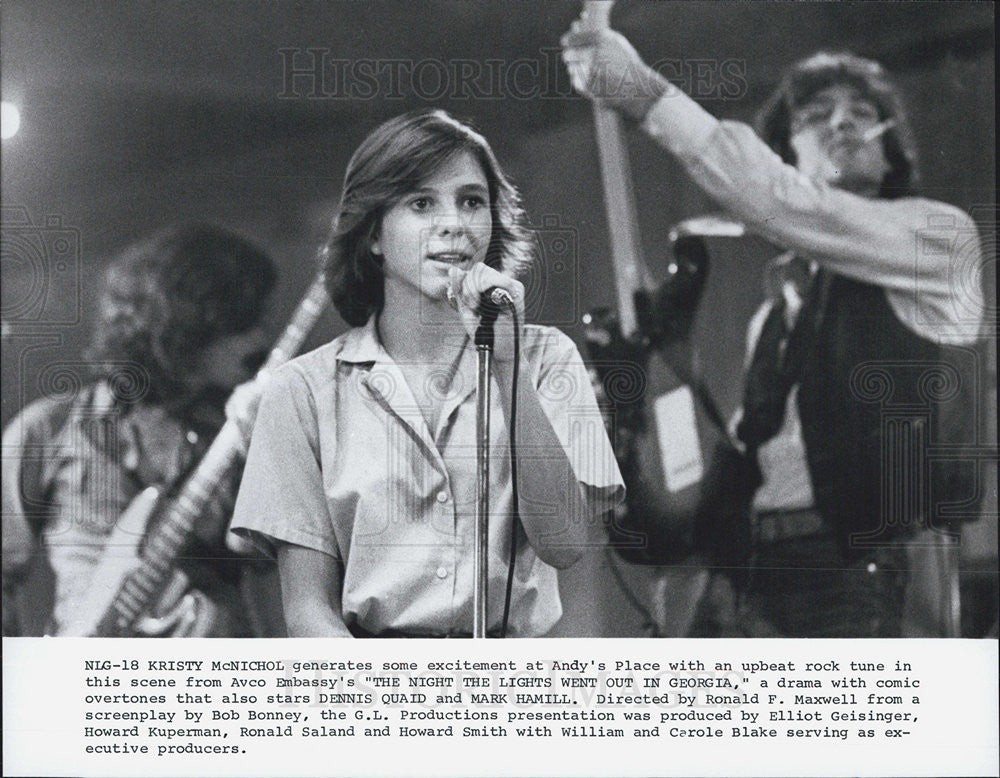 1981 Press Photo Actress Kristy McNichol Sings In Scene From Avco Embassy&#39;s Film - Historic Images