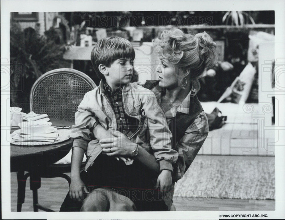 1987 Press Photo ABC &quot;Growing Pains&quot; Cast Actors Jeremy Miller &amp; Joanna Kerns - Historic Images