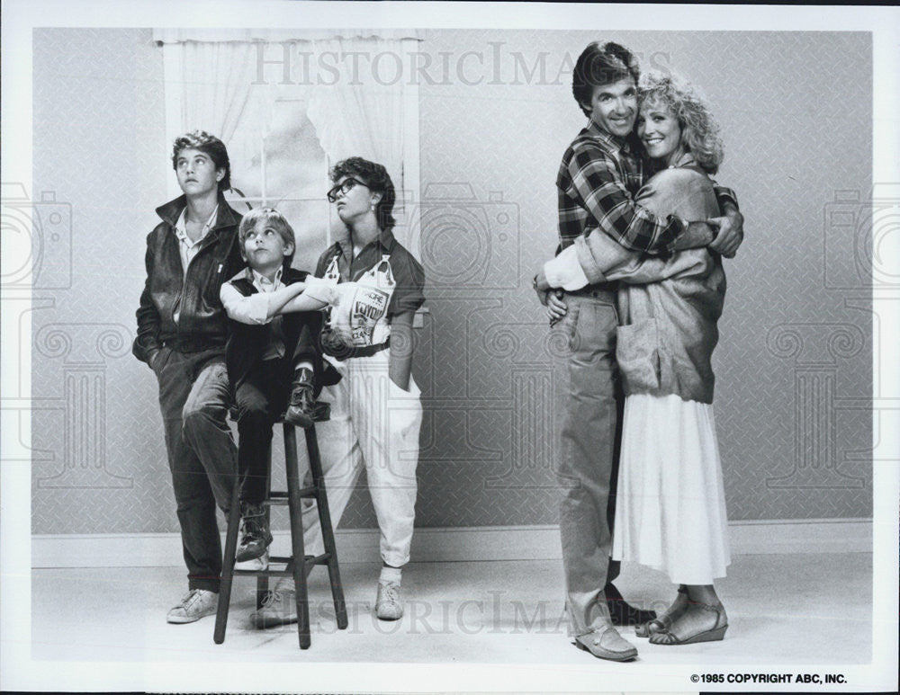 1985 Press Photo Growing Pains Cast Alan Thicke and Joanna Kerns - Historic Images