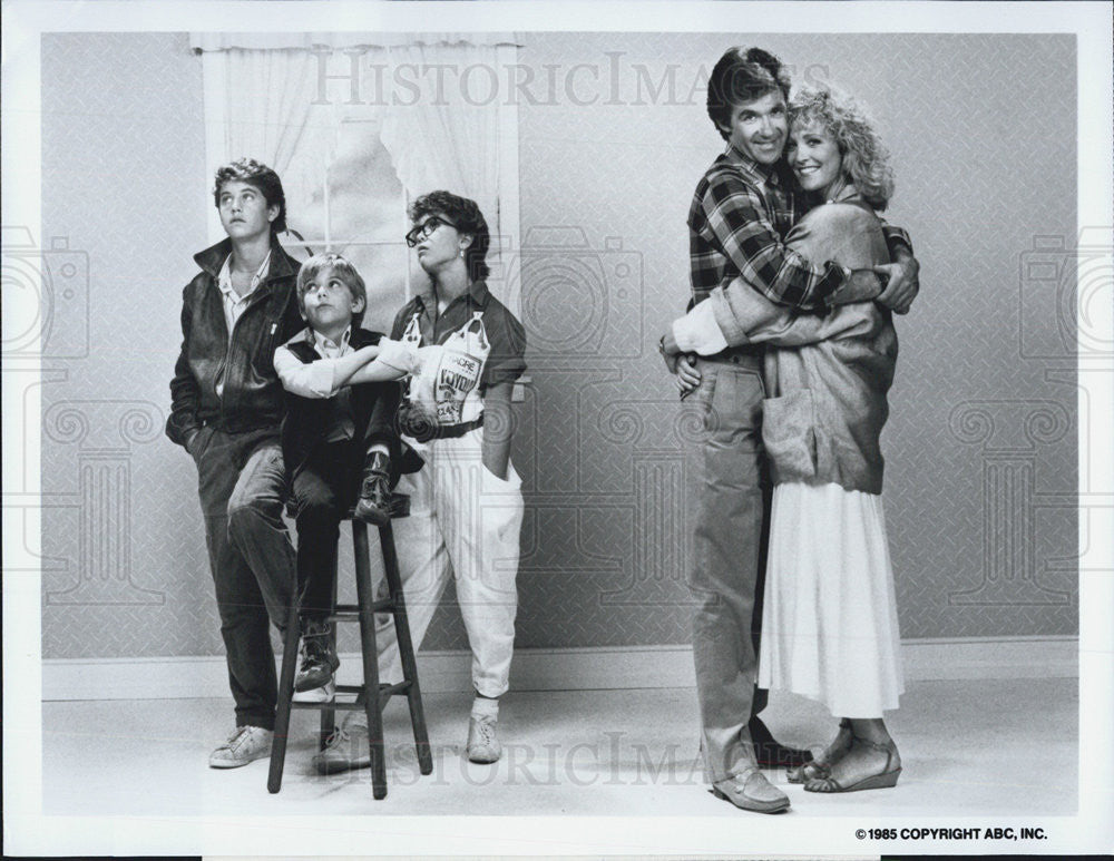 Press Photo Growing Pains Cast Allan Thicke Joanna Kerns as Jason &amp; Maggie - Historic Images