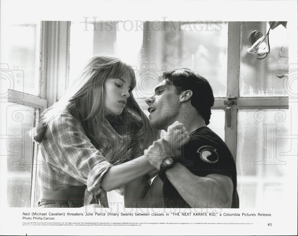 1994 Press Photo Actors Michael Cavalieri &amp; Hilary Swank &quot;The Next Karate Kid&quot; - Historic Images