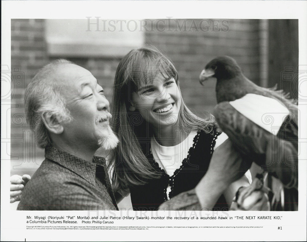 1994 Press Photo Noriyuki &quot;Pat&quot; Morita Mr. Miyagi Hilary Swank &quot;Next Karate Kid&quot; - Historic Images