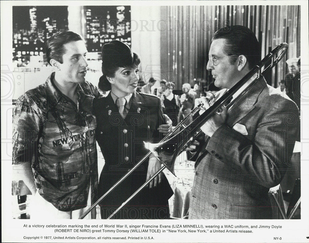 1977 Press Photo Liza Minelli, Robert De Niro, William Tole In New York New York - Historic Images