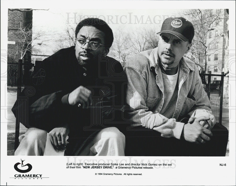 1994 Press Photo of Spike Lee and Nick Gomez on the set of &quot;New Jersey Drive&quot; - Historic Images