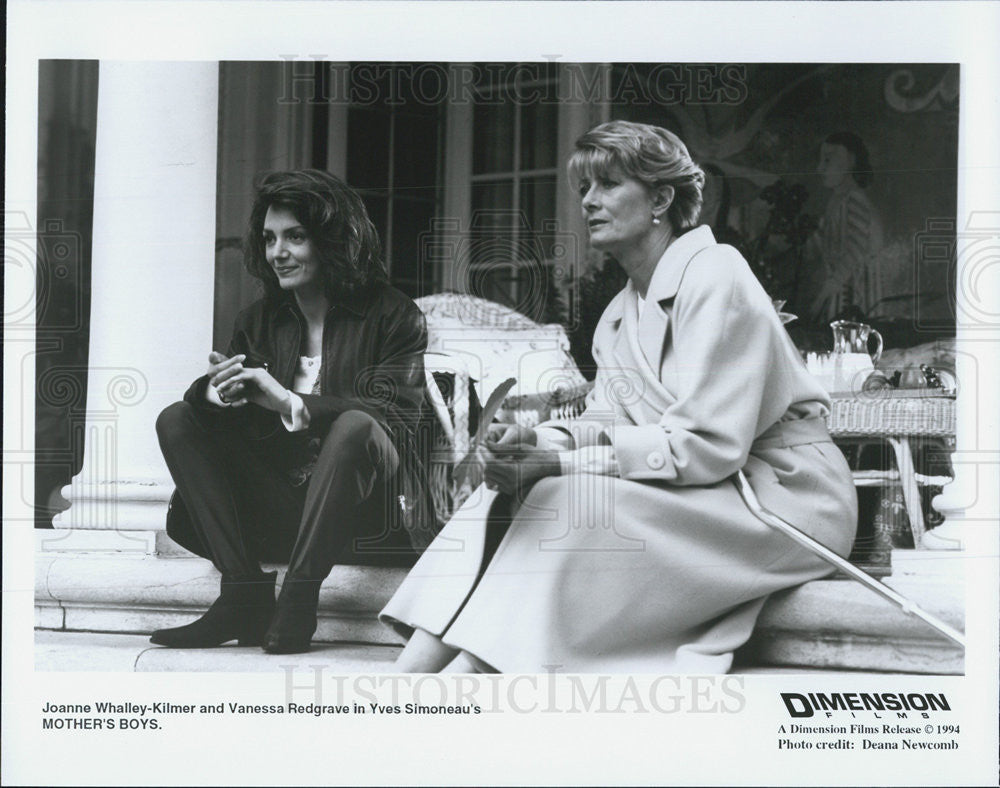 1994 Press Photo Joanne Whalley-Kilmer &amp; Vanessa Redgrave In &quot;Mother&#39;s Boys&quot; - Historic Images