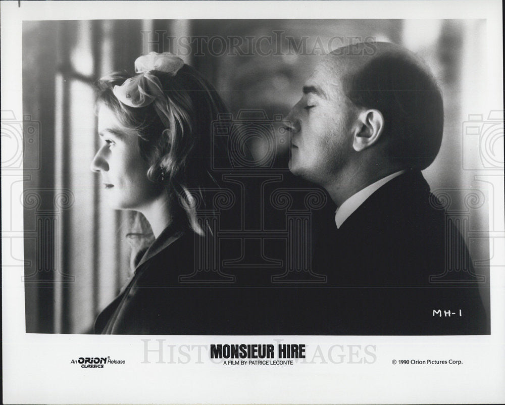 1990 Press Photo Sandrine Bonnaire and Michel Blanc in the movie Monsieur Hire - Historic Images