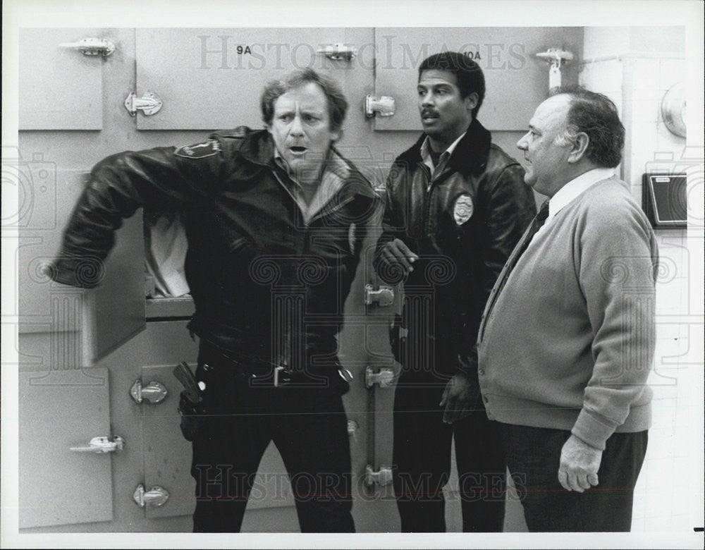 1985 Press Photo Charles Haid, Michael Warren &amp; Pat Corley in &quot;Say It As It Plays&quot; - Historic Images