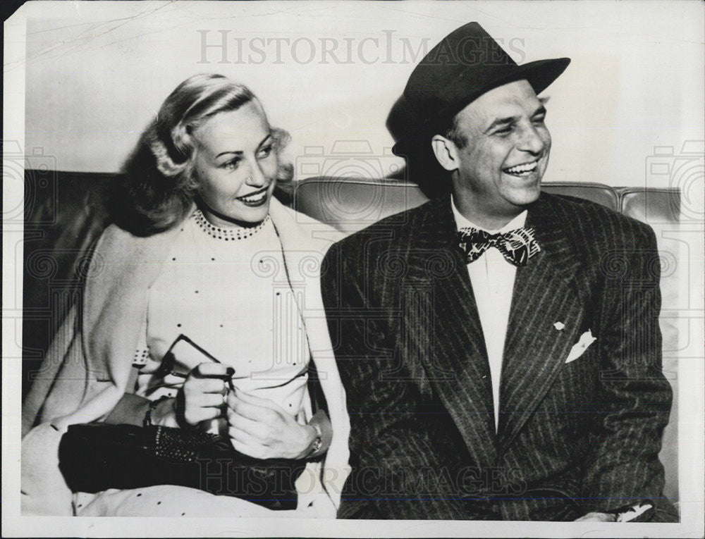 1946 Press Photo Actor Jackie Coogan &amp; Fiance Singer Ann McCormack At CBS Studio - Historic Images