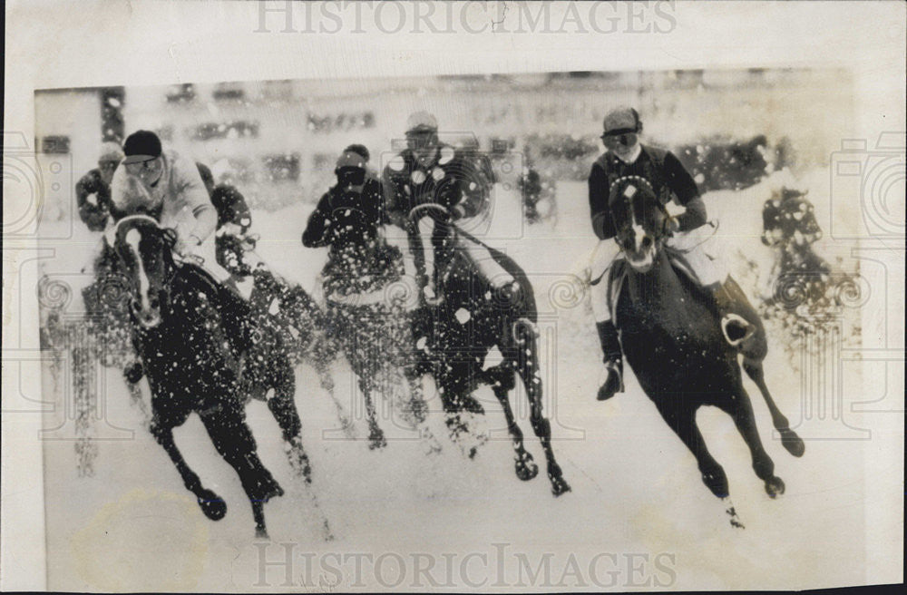 1955 Press Photo Horsing Racing In Switzerland - Historic Images