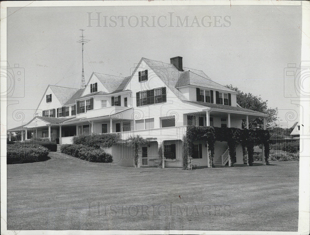 1957 Press Photo Residence of Joseph Kennedy in Hyannis Port, Mass - Historic Images