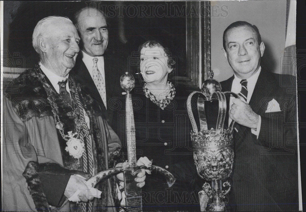 1960 Press Photo Mayor Redington,Mrs W R Hearst,Mayor Wagner and Frank Aiken - Historic Images