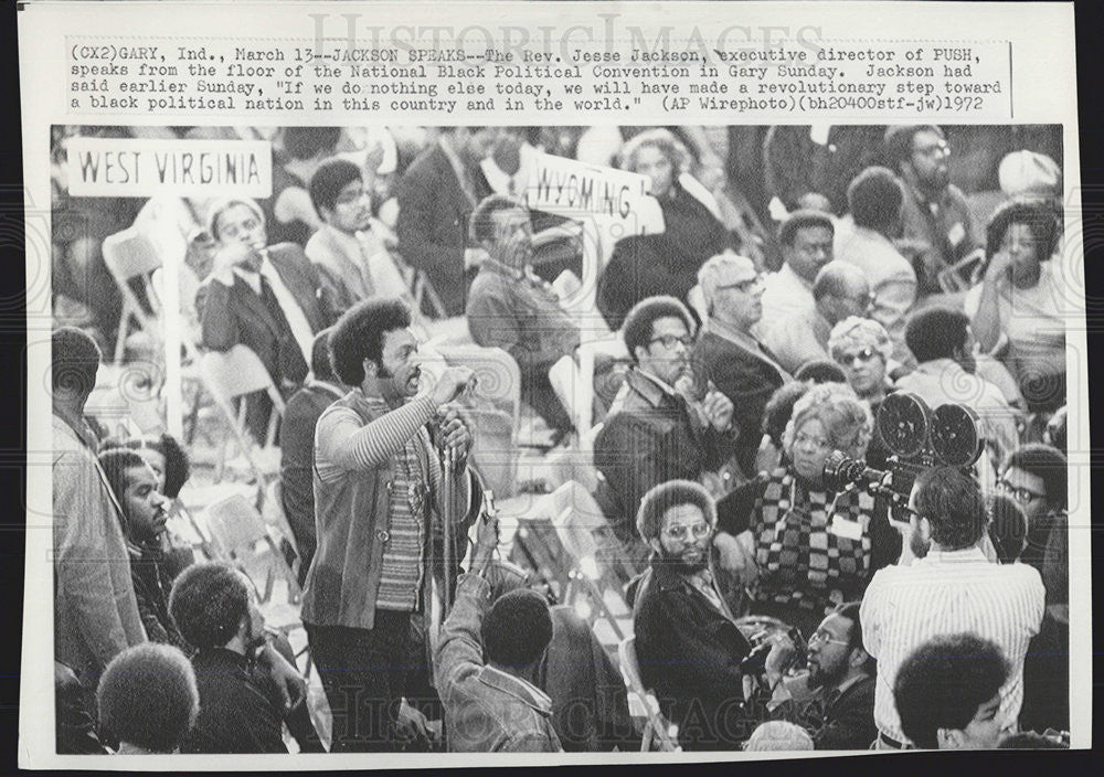 1972 Press Photo Rev. Jesse Jackson speaking in Gary, IN at a convention. - Historic Images