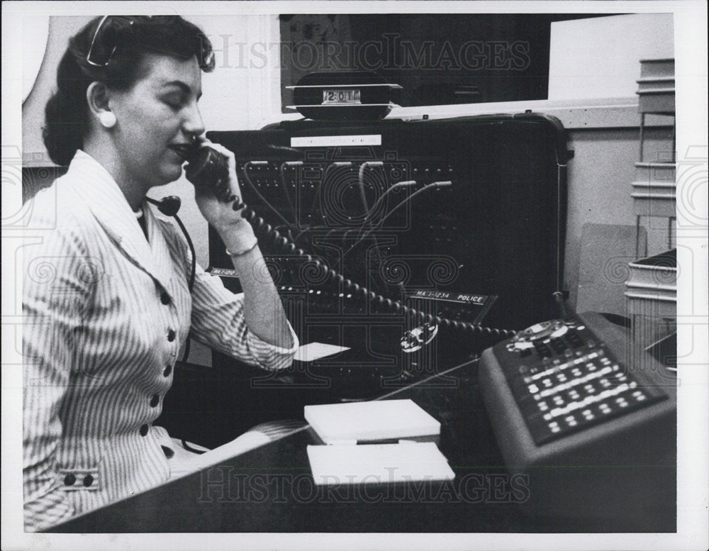 1957 Press Photo Woman Working Telephone Switchboard - Historic Images