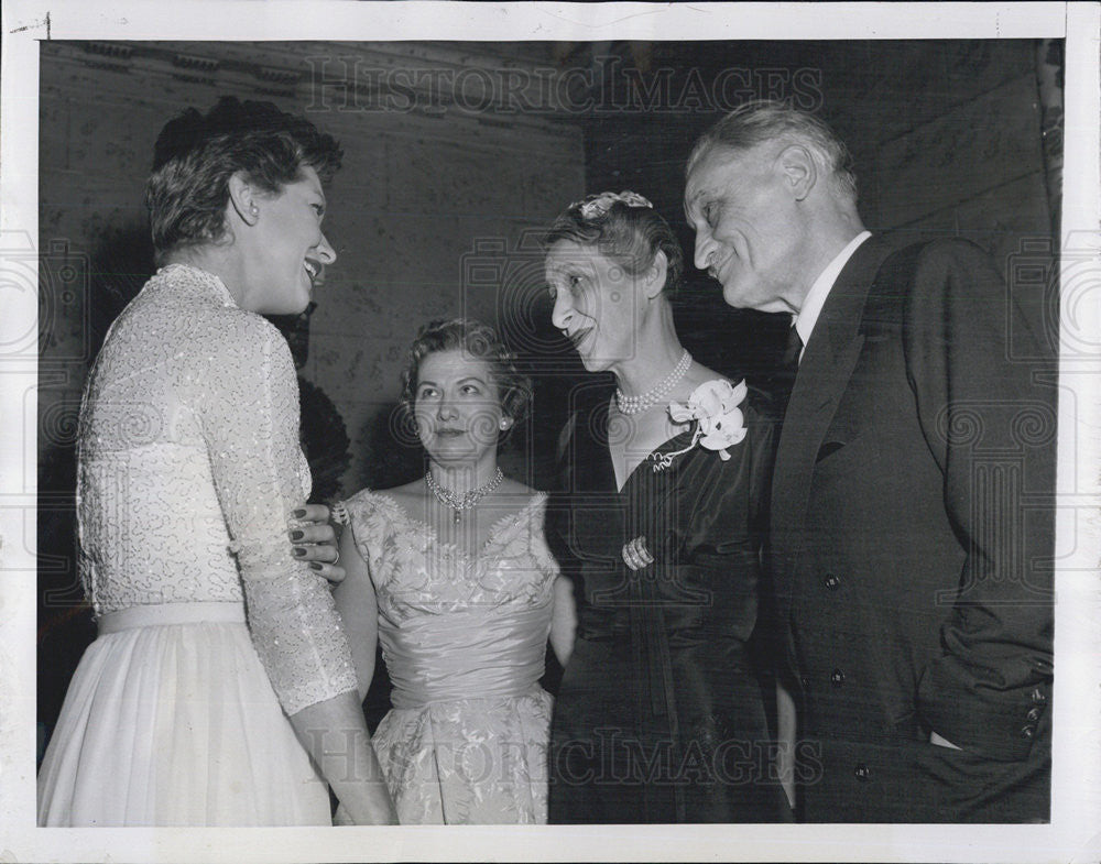 1956 Press Photo Carol Channing,French Amb HSonnet,wife Helle and E Carpenter - Historic Images