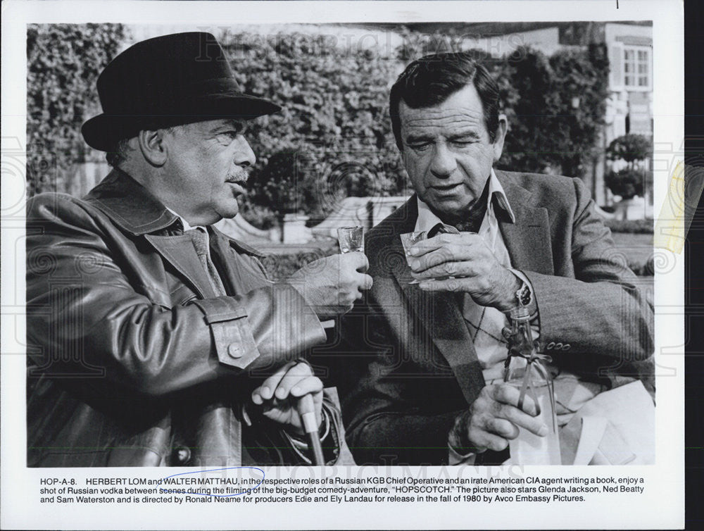 1980 Press Photo Actors Herbert Lom and Walter Matthau - Historic Images