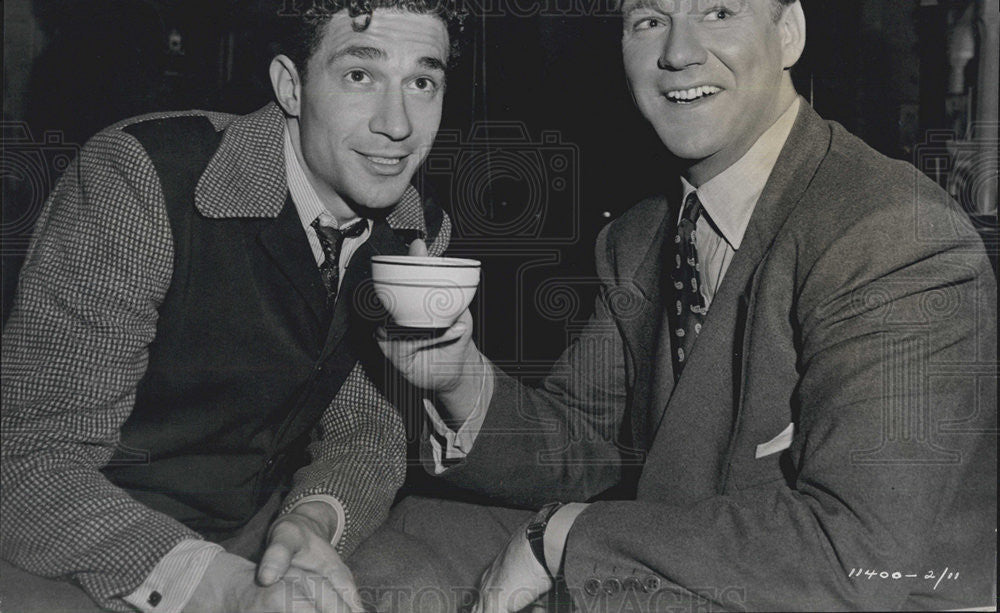 1946 Press Photo Cross My Heart Film Sonny Tufts John Berry On Set - Historic Images