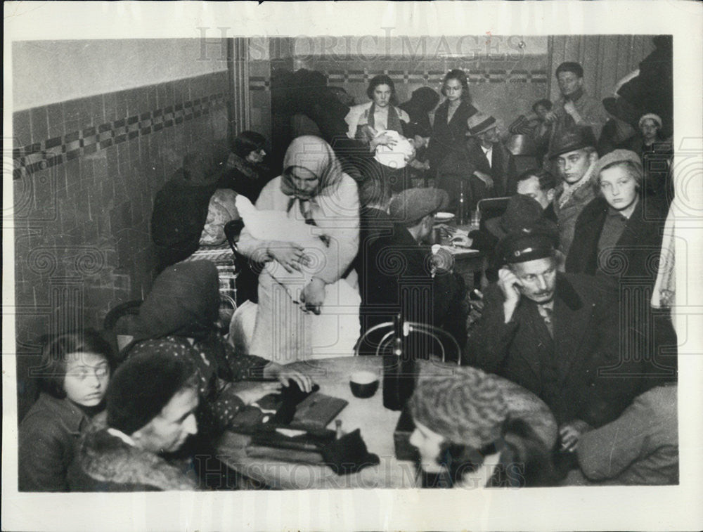 1934 Press Photo Hungarian refugees in Budapest - Historic Images