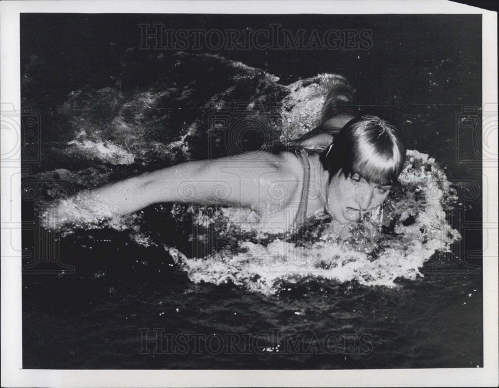 1960 Press Photo Dawn Preser Australian Swimmer 110 Yard Butterfly race - Historic Images