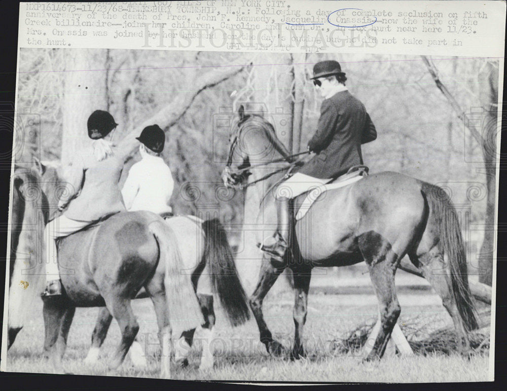 1968 Press Photo Jackie Kennedy Onassis &amp; her children John Jr &amp; Caroline - Historic Images