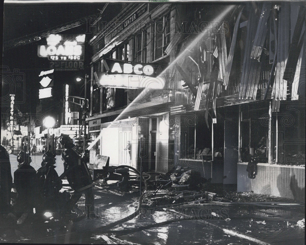 1966 Press Photo Firemen fight fire in Chicago Ill - Historic Images