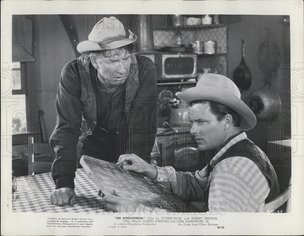 1950 Press Photo Actors Chill Wills and Robert Sterling in &quot;The Sundowners&quot; - Historic Images