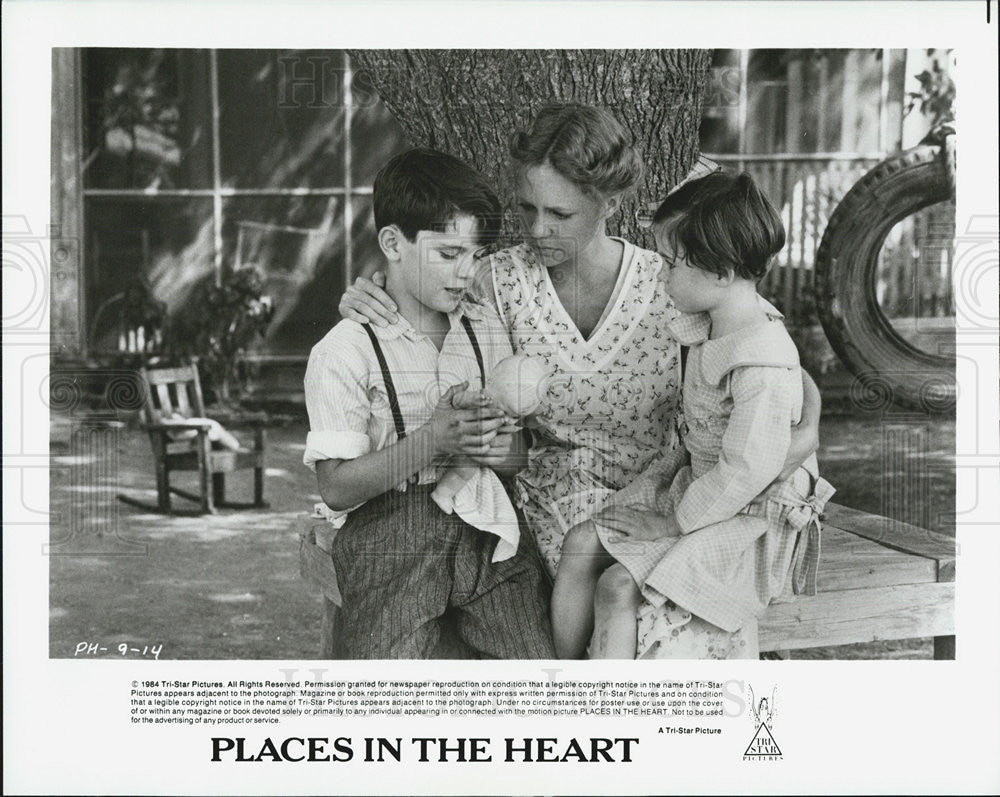 1984 Press Photo of Sally Field in the film &quot;Places in the Heart&quot; - Historic Images