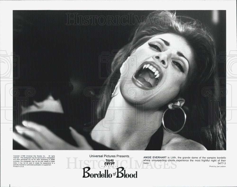 1996 Press Photo Angie Everhart in &quot;Bordello of Blood&quot; - Historic Images