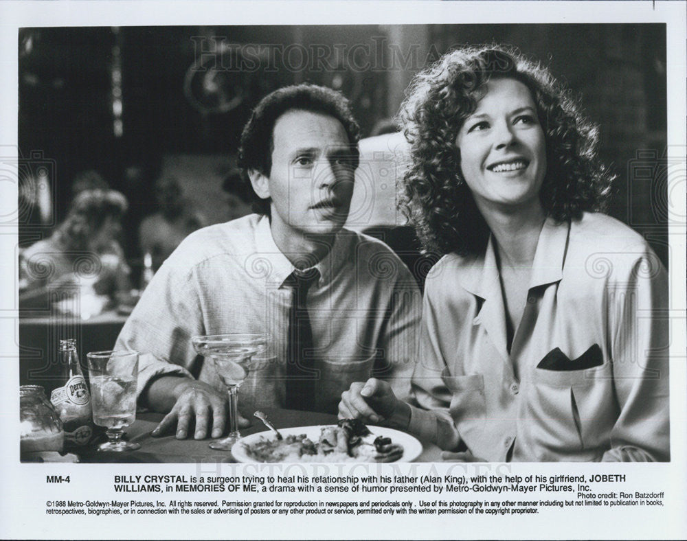 1988 Press Photo Billy Crystal &amp; Jobeth Williams in &quot;Memories of Me&quot; - Historic Images