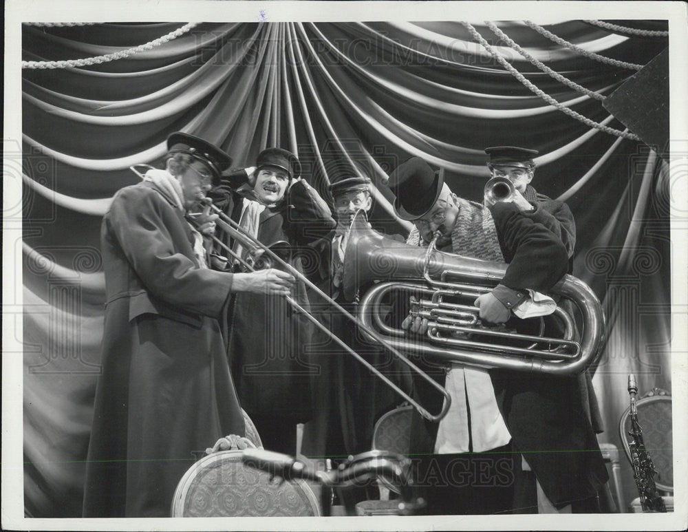 1934 Press Photo German Band, Whistling Pullen - Historic Images
