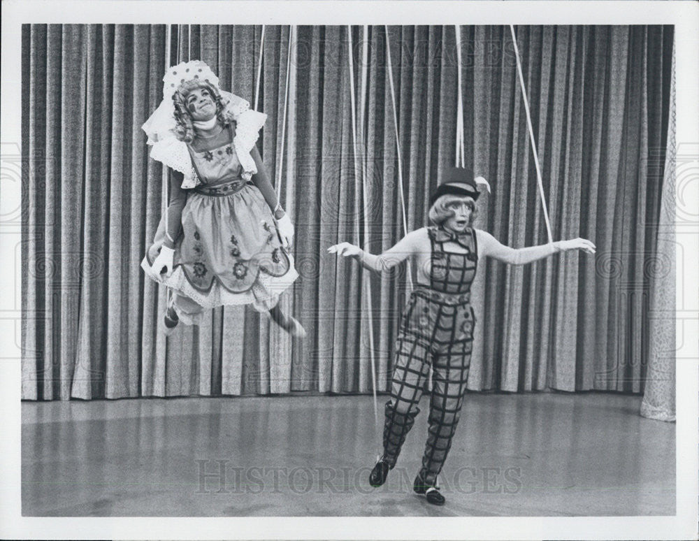 1979 Press Photo Cindy Williams and Penny Marshall in &quot;Lavern and Shirley&quot; - Historic Images