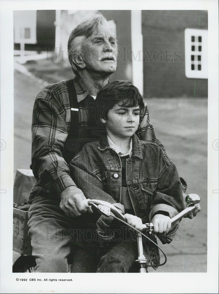 1992 Press Photo Kirk Douglas The Secret CBS Jesse Tendler - Historic Images