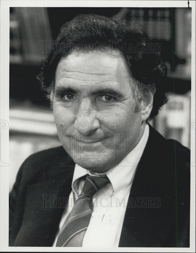 1988 Press Photo Judd Hirsch Actor Dear John Comedy Television Series ...