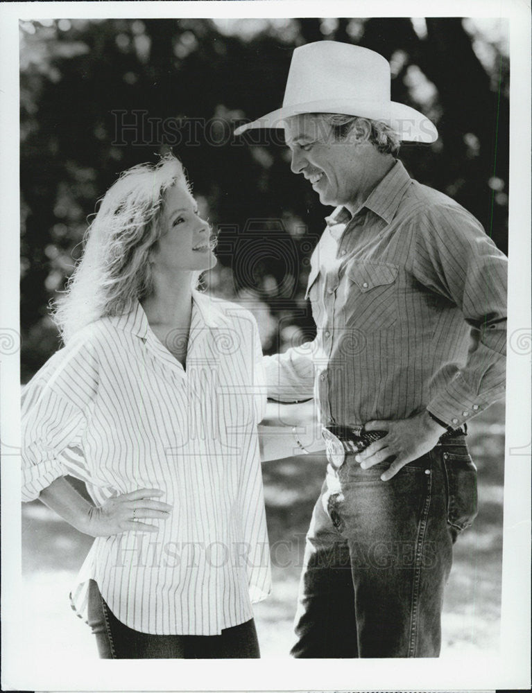 1986 Press Photo Steve Kanaly Priscilla Beaulieu Presley Dallas Television Drama - Historic Images