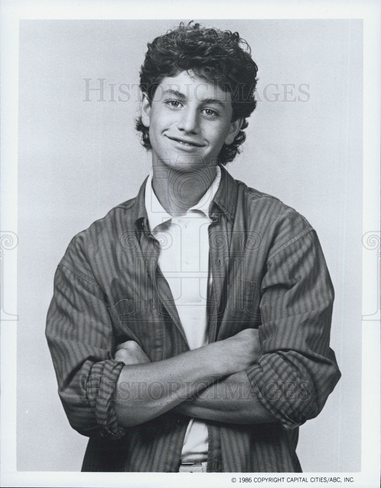 1986 Press Photo Kirk cameron on &quot;Growing Pains&quot; - Historic Images