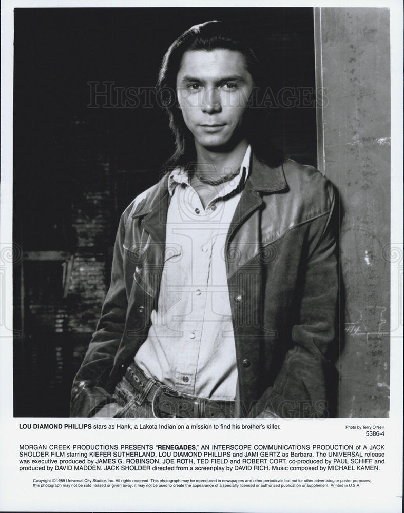 1989 Press Photo Lou Diamond Phillips in "Renegades" - Historic Images