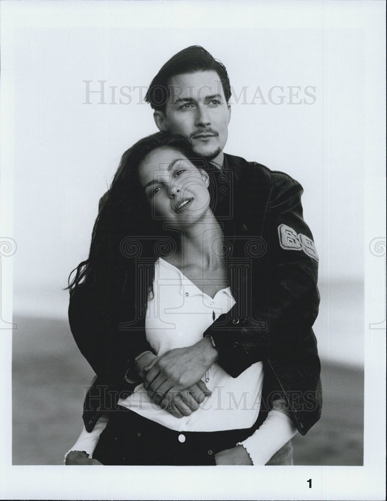 1993 Press Photo Ashley Judd and Todd Field in &quot;Ruby in Paradise&quot; - Historic Images