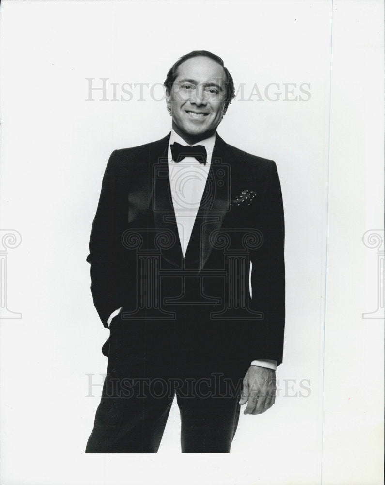 1994 Press Photo Paul Anka Singer And Entertainer Publicity Photograph - Historic Images