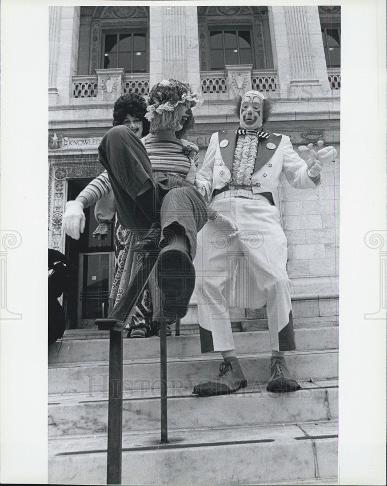 1979 Press Photo Clowns Performing During Clown Fest In Detroit, Michigan - Historic Images