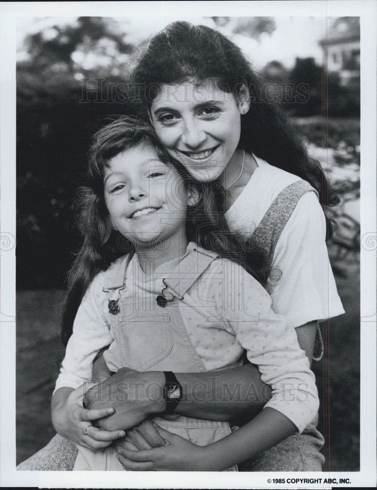 1985 Press Photo Niki Scalera, Kelly Wolf in &quot;Don&#39;t Touch&quot; - Historic Images