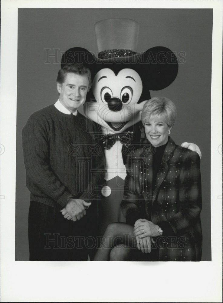 Press Photo of Mickey Mouse with Joan Lunden and Regis Philbin as host. - Historic Images