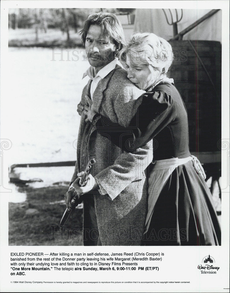 Press Photo Actor Chris Cooper and Meredith Baxter star in "One More Mountain'. - Historic Images