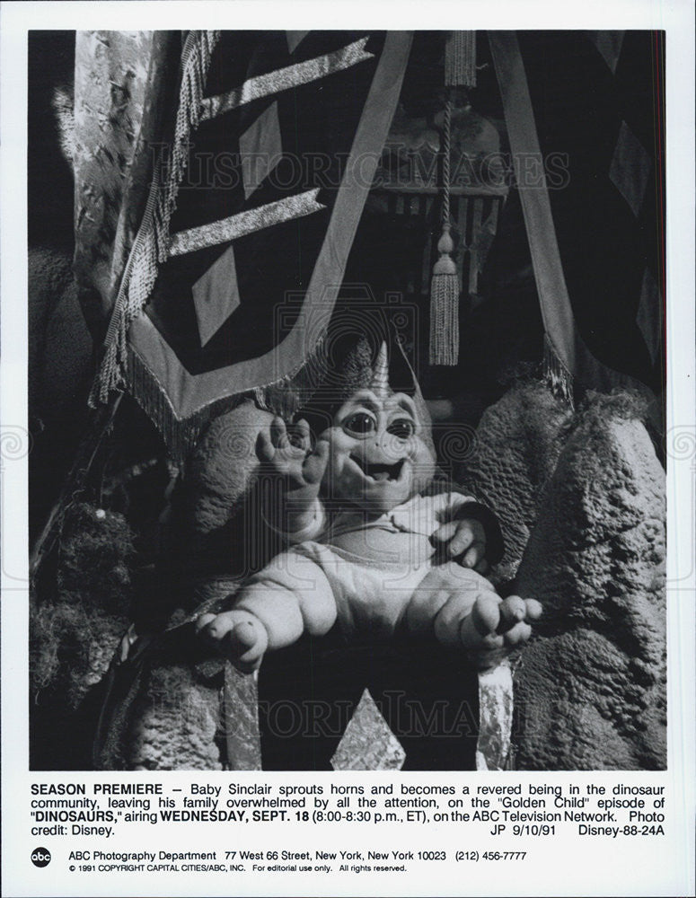 1991 Press Photo Baby Sinclair Scene TV Show Dinosaurs - Historic Images