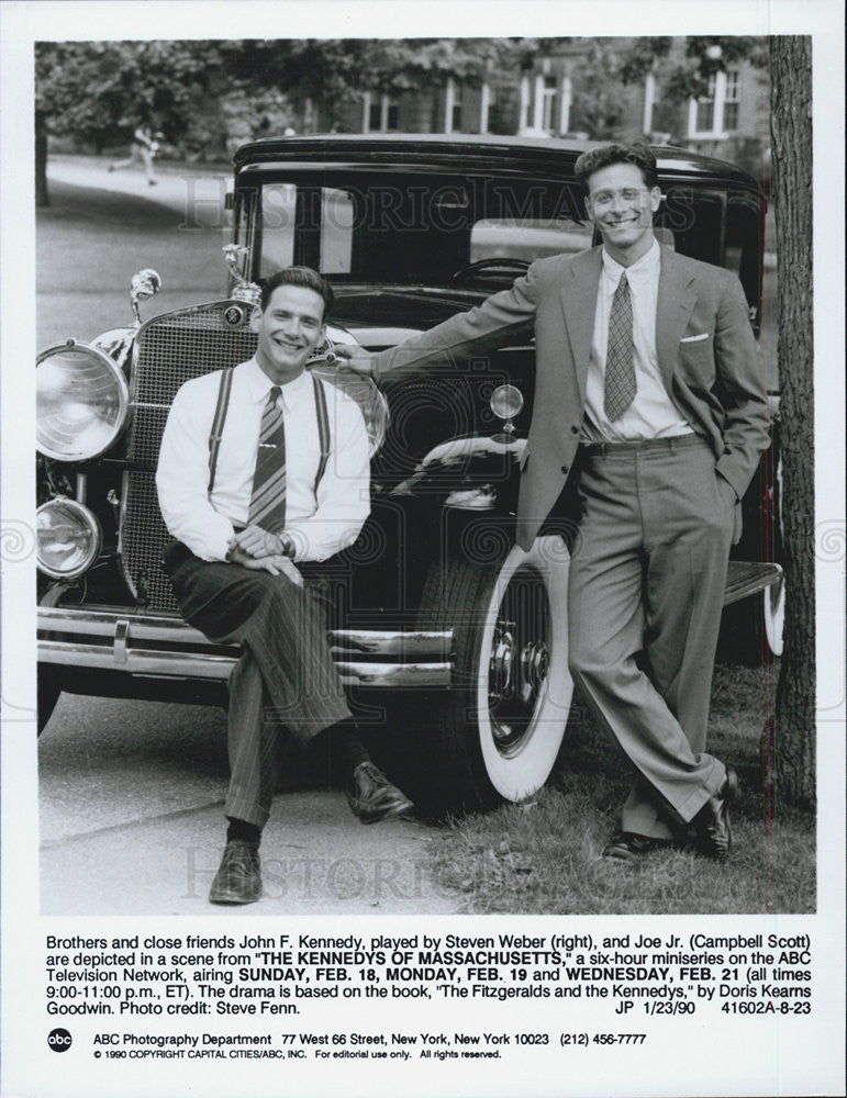 1990 Press Photo Steven Weber &amp; Campbell Scott in &quot;The Kennedy&#39;s of Massachusetts&quot; - Historic Images