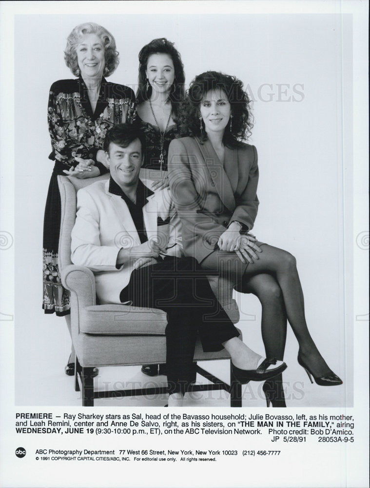 1991 Press Photo Ray Sharkey, Julie Bovasso, Leah Remini - Historic Images