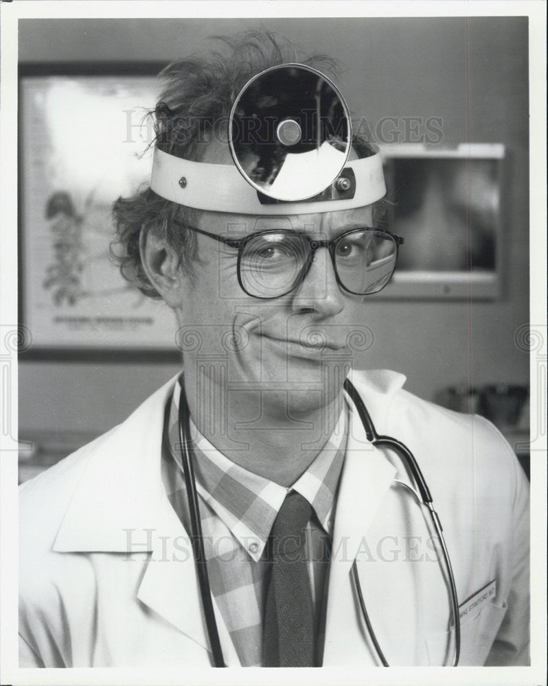 1989 Press Photo Matt Frewer Stars In Doctor, Doctor With Silly Grin On His Face - Historic Images